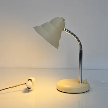 Danés de la Bauhaus, lámpara de escritorio medieval dormitorio escritorio del estudio de la lectura Nórdicos creativos y de alta-final de la oficina de réplica lámpara de escritorio